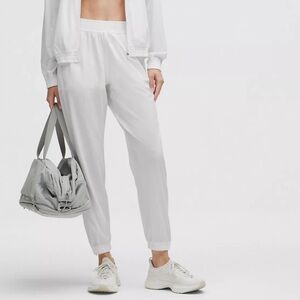 NWT Lululemon Athletica perforated white joggers zipper ankle sz 12